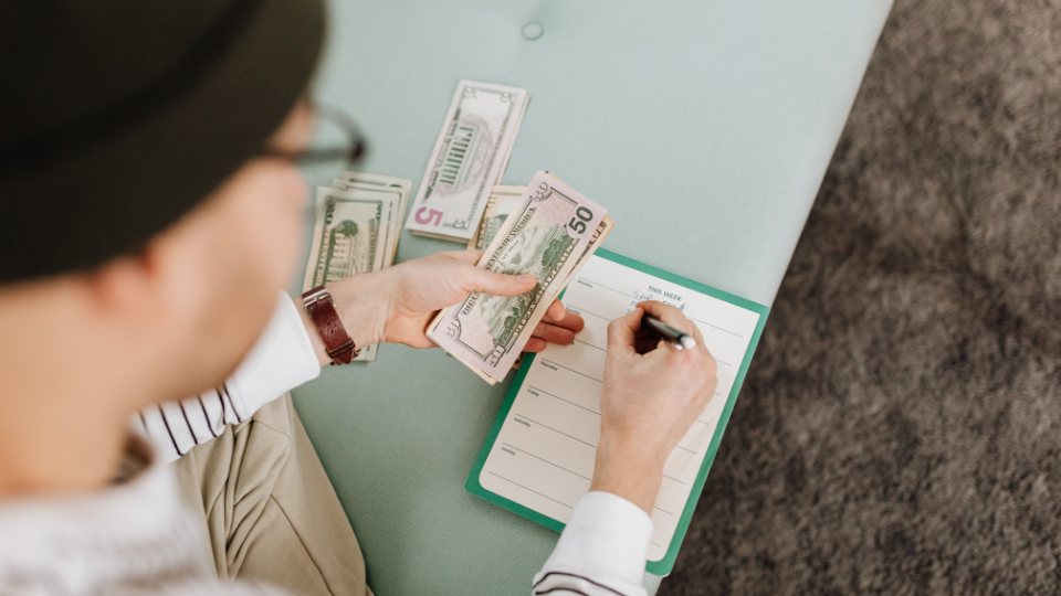 Planowanie i optymalizacja kosztów organizacji koncertu - jak zorganizować wydarzenie muzyczne bez przepalania budżetu?